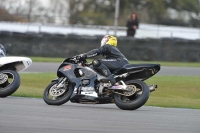 Motorcycle-action-photographs;donington;donington-park-leicestershire;donington-photographs;event-digital-images;eventdigitalimages;no-limits-trackday;peter-wileman-photography;trackday;trackday-digital-images;trackday-photos