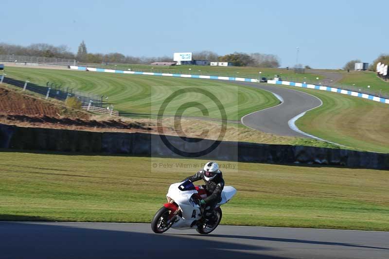 Motorcycle action photographs;donington;donington park leicestershire;donington photographs;event digital images;eventdigitalimages;no limits trackday;peter wileman photography;trackday;trackday digital images;trackday photos