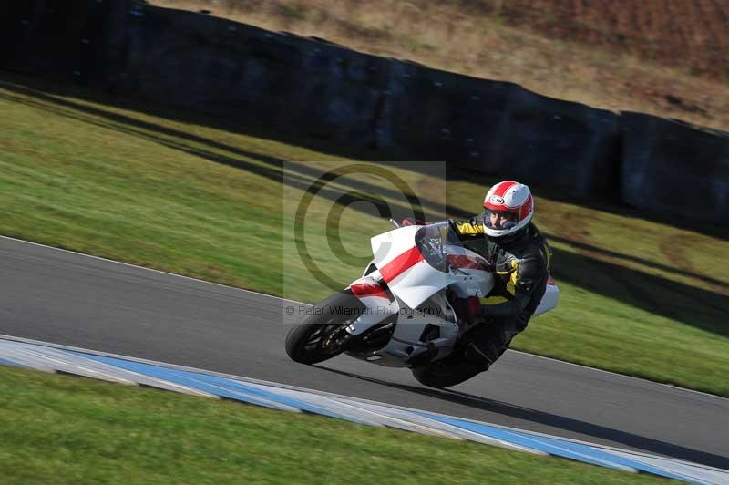 Motorcycle action photographs;donington;donington park leicestershire;donington photographs;event digital images;eventdigitalimages;no limits trackday;peter wileman photography;trackday;trackday digital images;trackday photos