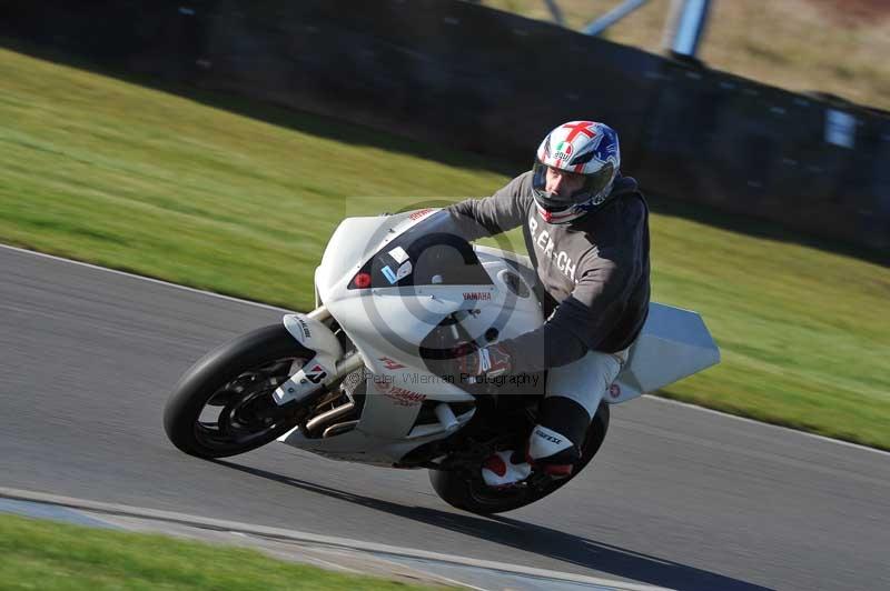 Motorcycle action photographs;donington;donington park leicestershire;donington photographs;event digital images;eventdigitalimages;no limits trackday;peter wileman photography;trackday;trackday digital images;trackday photos