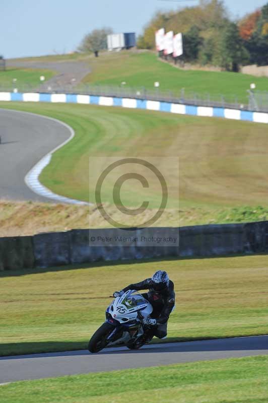 Motorcycle action photographs;donington;donington park leicestershire;donington photographs;event digital images;eventdigitalimages;no limits trackday;peter wileman photography;trackday;trackday digital images;trackday photos