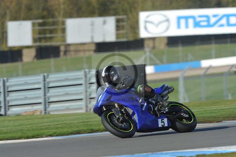 Motorcycle action photographs;donington;donington park leicestershire;donington photographs;event digital images;eventdigitalimages;no limits trackday;peter wileman photography;trackday;trackday digital images;trackday photos