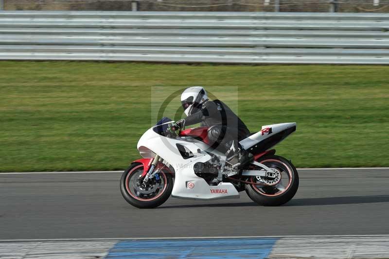 Motorcycle action photographs;donington;donington park leicestershire;donington photographs;event digital images;eventdigitalimages;no limits trackday;peter wileman photography;trackday;trackday digital images;trackday photos