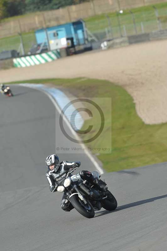 Motorcycle action photographs;donington;donington park leicestershire;donington photographs;event digital images;eventdigitalimages;no limits trackday;peter wileman photography;trackday;trackday digital images;trackday photos