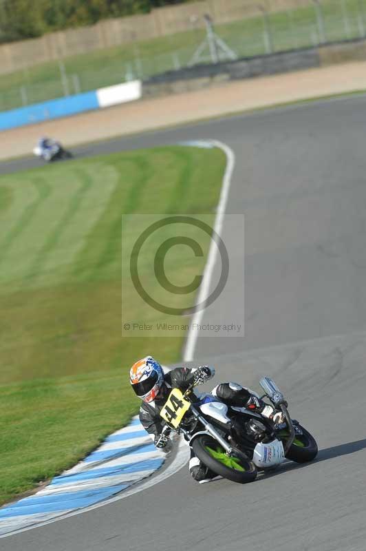 Motorcycle action photographs;donington;donington park leicestershire;donington photographs;event digital images;eventdigitalimages;no limits trackday;peter wileman photography;trackday;trackday digital images;trackday photos