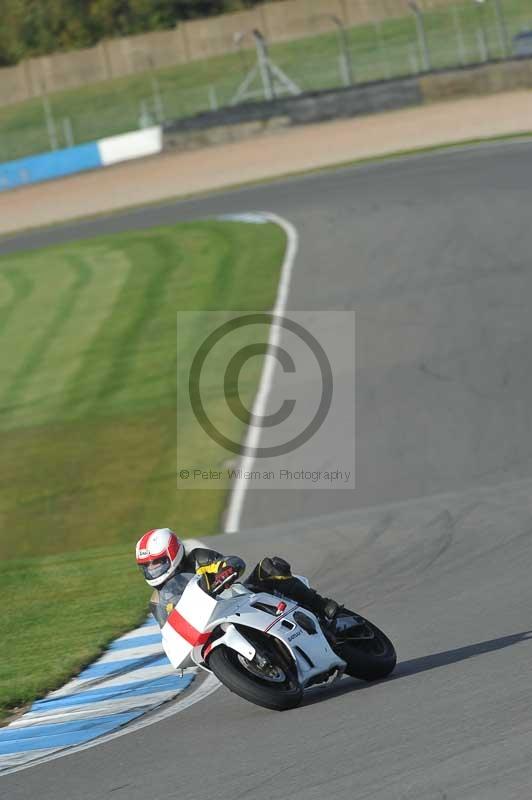 Motorcycle action photographs;donington;donington park leicestershire;donington photographs;event digital images;eventdigitalimages;no limits trackday;peter wileman photography;trackday;trackday digital images;trackday photos