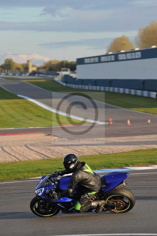 Motorcycle action photographs;donington;donington park leicestershire;donington photographs;event digital images;eventdigitalimages;no limits trackday;peter wileman photography;trackday;trackday digital images;trackday photos