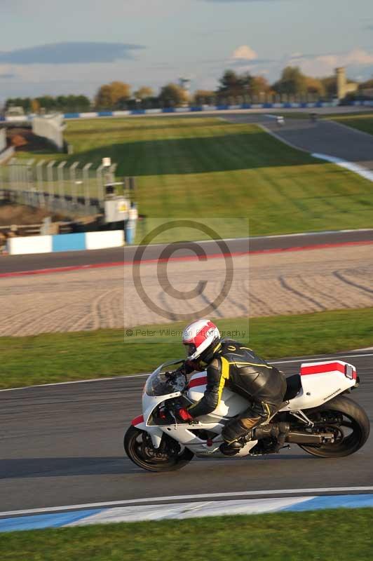 Motorcycle action photographs;donington;donington park leicestershire;donington photographs;event digital images;eventdigitalimages;no limits trackday;peter wileman photography;trackday;trackday digital images;trackday photos