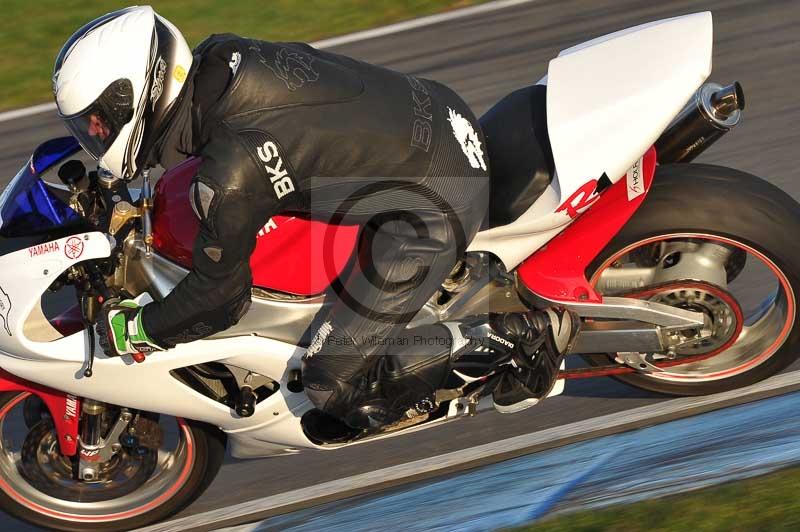 Motorcycle action photographs;donington;donington park leicestershire;donington photographs;event digital images;eventdigitalimages;no limits trackday;peter wileman photography;trackday;trackday digital images;trackday photos