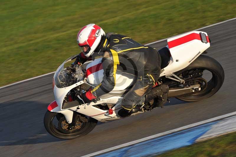 Motorcycle action photographs;donington;donington park leicestershire;donington photographs;event digital images;eventdigitalimages;no limits trackday;peter wileman photography;trackday;trackday digital images;trackday photos