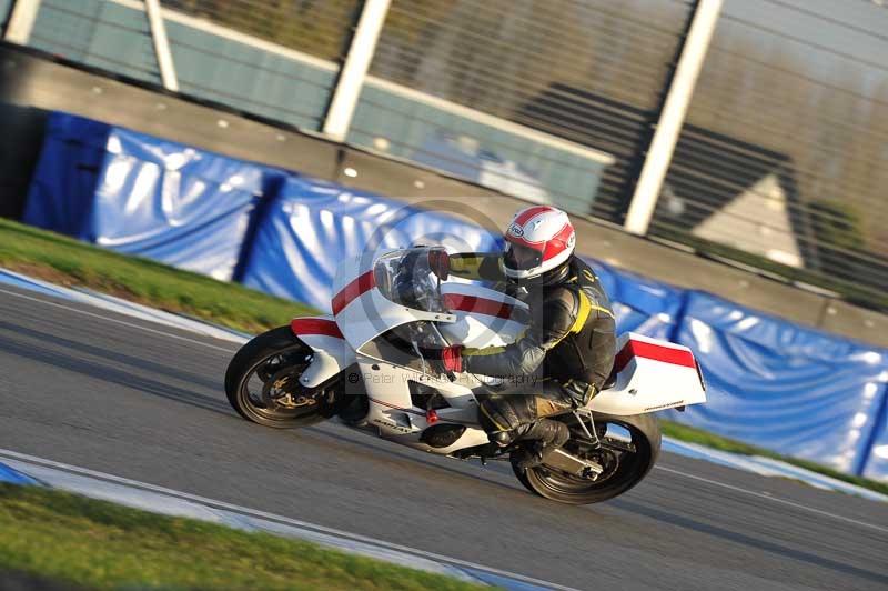 Motorcycle action photographs;donington;donington park leicestershire;donington photographs;event digital images;eventdigitalimages;no limits trackday;peter wileman photography;trackday;trackday digital images;trackday photos