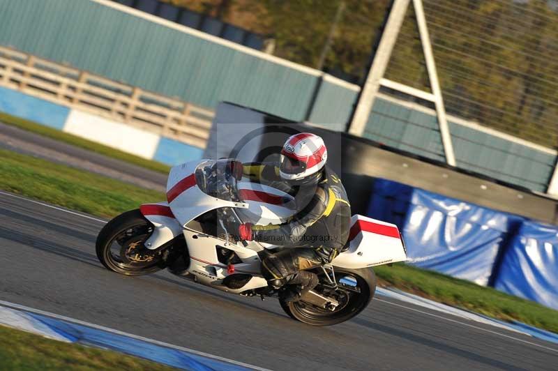 Motorcycle action photographs;donington;donington park leicestershire;donington photographs;event digital images;eventdigitalimages;no limits trackday;peter wileman photography;trackday;trackday digital images;trackday photos