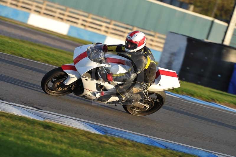 Motorcycle action photographs;donington;donington park leicestershire;donington photographs;event digital images;eventdigitalimages;no limits trackday;peter wileman photography;trackday;trackday digital images;trackday photos