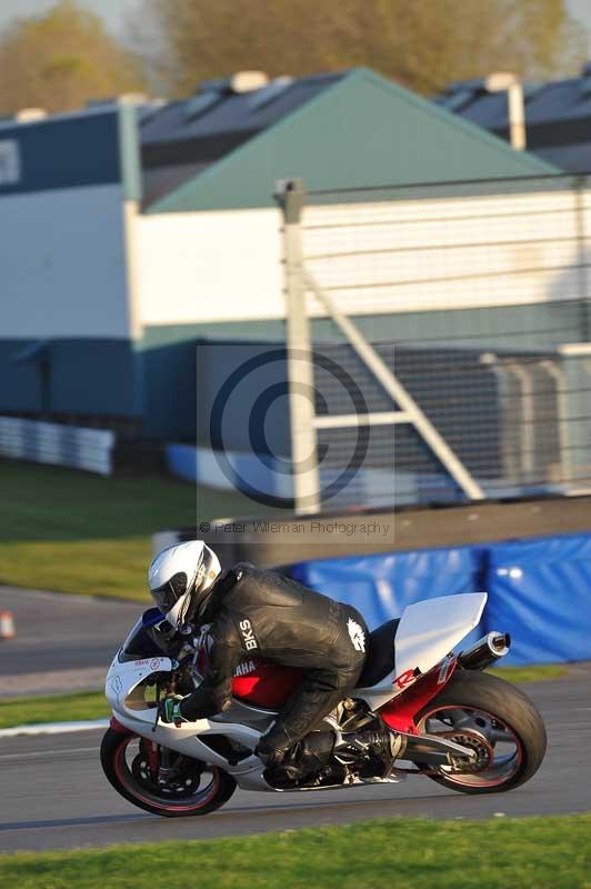 Motorcycle action photographs;donington;donington park leicestershire;donington photographs;event digital images;eventdigitalimages;no limits trackday;peter wileman photography;trackday;trackday digital images;trackday photos