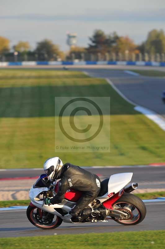 Motorcycle action photographs;donington;donington park leicestershire;donington photographs;event digital images;eventdigitalimages;no limits trackday;peter wileman photography;trackday;trackday digital images;trackday photos