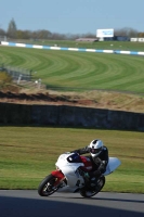 Motorcycle-action-photographs;donington;donington-park-leicestershire;donington-photographs;event-digital-images;eventdigitalimages;no-limits-trackday;peter-wileman-photography;trackday;trackday-digital-images;trackday-photos