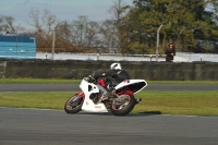 Motorcycle-action-photographs;donington;donington-park-leicestershire;donington-photographs;event-digital-images;eventdigitalimages;no-limits-trackday;peter-wileman-photography;trackday;trackday-digital-images;trackday-photos