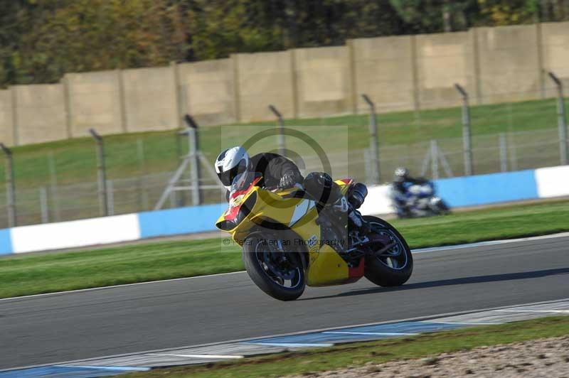 Motorcycle action photographs;donington;donington park leicestershire;donington photographs;event digital images;eventdigitalimages;no limits trackday;peter wileman photography;trackday;trackday digital images;trackday photos