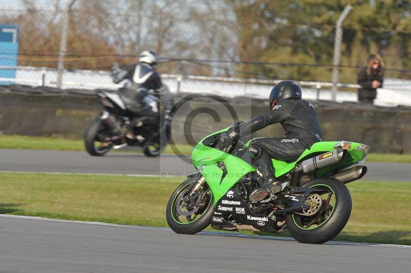 Motorcycle action photographs;donington;donington park leicestershire;donington photographs;event digital images;eventdigitalimages;no limits trackday;peter wileman photography;trackday;trackday digital images;trackday photos