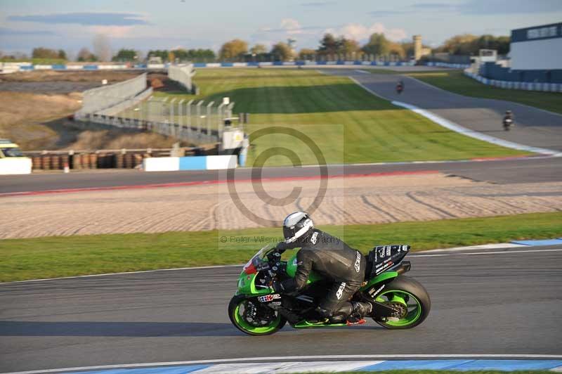 Motorcycle action photographs;donington;donington park leicestershire;donington photographs;event digital images;eventdigitalimages;no limits trackday;peter wileman photography;trackday;trackday digital images;trackday photos