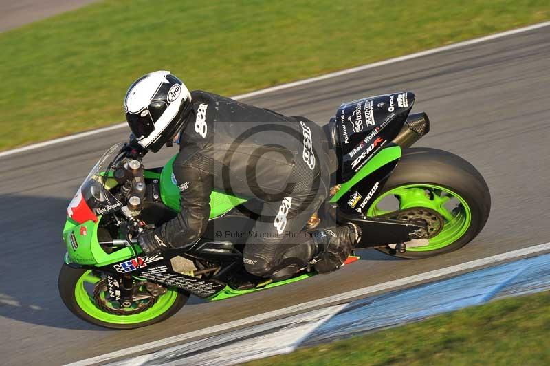 Motorcycle action photographs;donington;donington park leicestershire;donington photographs;event digital images;eventdigitalimages;no limits trackday;peter wileman photography;trackday;trackday digital images;trackday photos