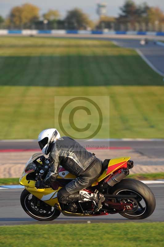 Motorcycle action photographs;donington;donington park leicestershire;donington photographs;event digital images;eventdigitalimages;no limits trackday;peter wileman photography;trackday;trackday digital images;trackday photos