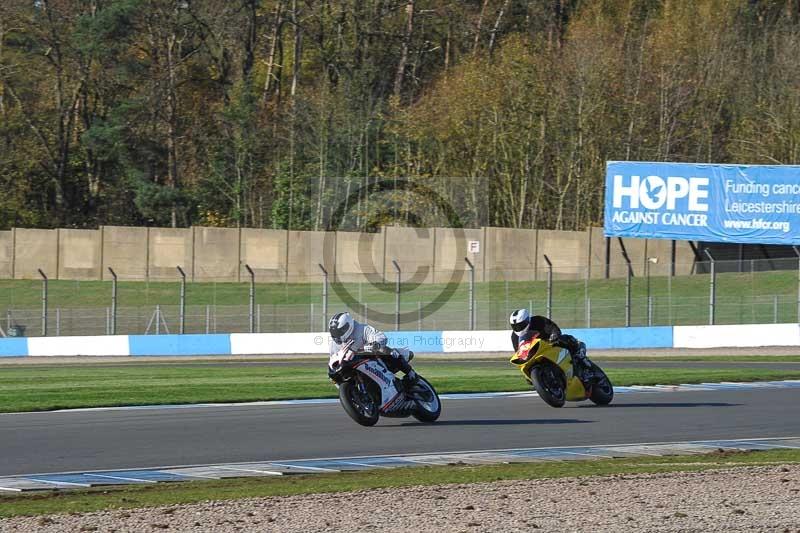 Motorcycle action photographs;donington;donington park leicestershire;donington photographs;event digital images;eventdigitalimages;no limits trackday;peter wileman photography;trackday;trackday digital images;trackday photos