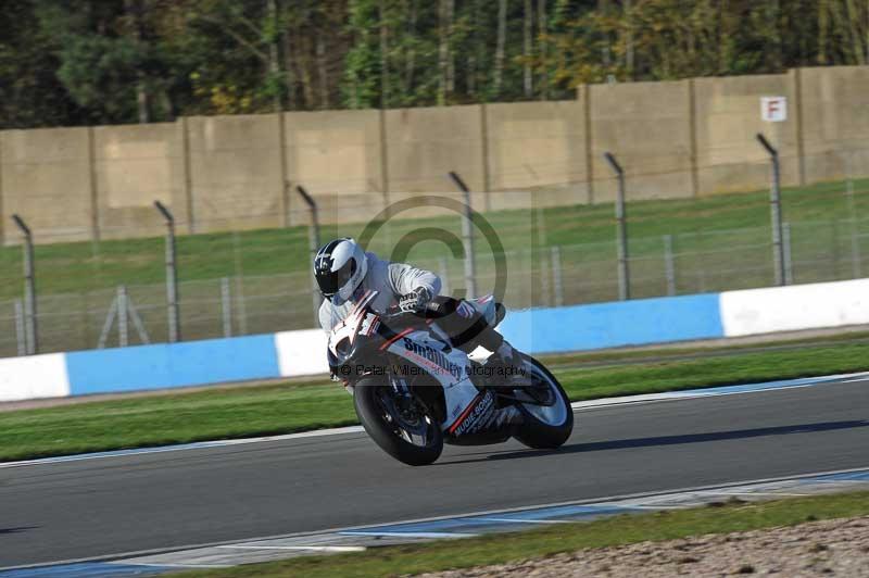 Motorcycle action photographs;donington;donington park leicestershire;donington photographs;event digital images;eventdigitalimages;no limits trackday;peter wileman photography;trackday;trackday digital images;trackday photos