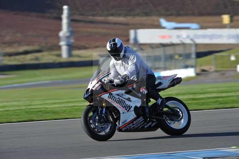 Motorcycle action photographs;donington;donington park leicestershire;donington photographs;event digital images;eventdigitalimages;no limits trackday;peter wileman photography;trackday;trackday digital images;trackday photos