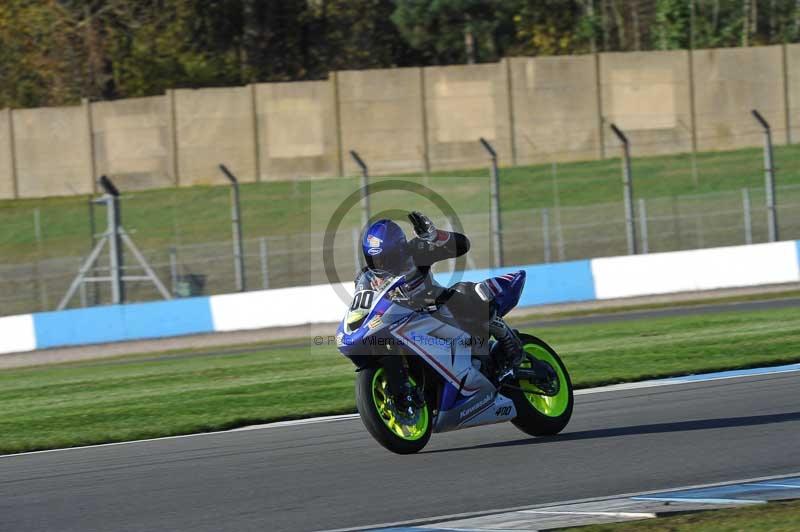 Motorcycle action photographs;donington;donington park leicestershire;donington photographs;event digital images;eventdigitalimages;no limits trackday;peter wileman photography;trackday;trackday digital images;trackday photos