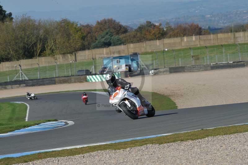 Motorcycle action photographs;donington;donington park leicestershire;donington photographs;event digital images;eventdigitalimages;no limits trackday;peter wileman photography;trackday;trackday digital images;trackday photos