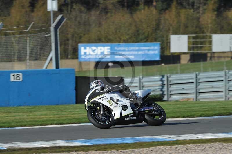 Motorcycle action photographs;donington;donington park leicestershire;donington photographs;event digital images;eventdigitalimages;no limits trackday;peter wileman photography;trackday;trackday digital images;trackday photos