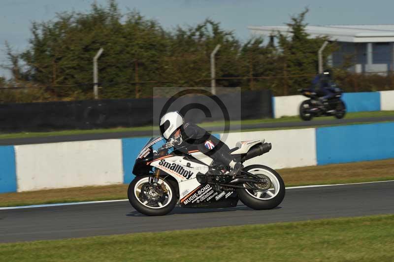 Motorcycle action photographs;donington;donington park leicestershire;donington photographs;event digital images;eventdigitalimages;no limits trackday;peter wileman photography;trackday;trackday digital images;trackday photos