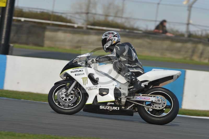 Motorcycle action photographs;donington;donington park leicestershire;donington photographs;event digital images;eventdigitalimages;no limits trackday;peter wileman photography;trackday;trackday digital images;trackday photos