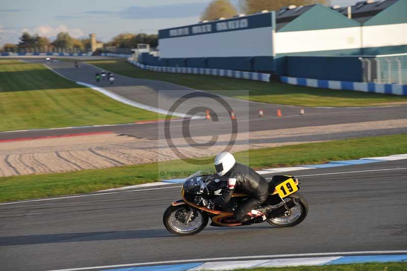 Motorcycle action photographs;donington;donington park leicestershire;donington photographs;event digital images;eventdigitalimages;no limits trackday;peter wileman photography;trackday;trackday digital images;trackday photos