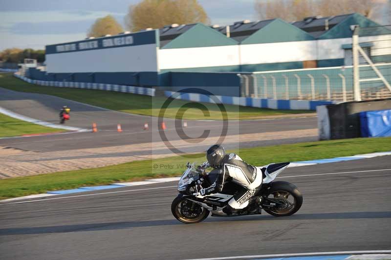 Motorcycle action photographs;donington;donington park leicestershire;donington photographs;event digital images;eventdigitalimages;no limits trackday;peter wileman photography;trackday;trackday digital images;trackday photos