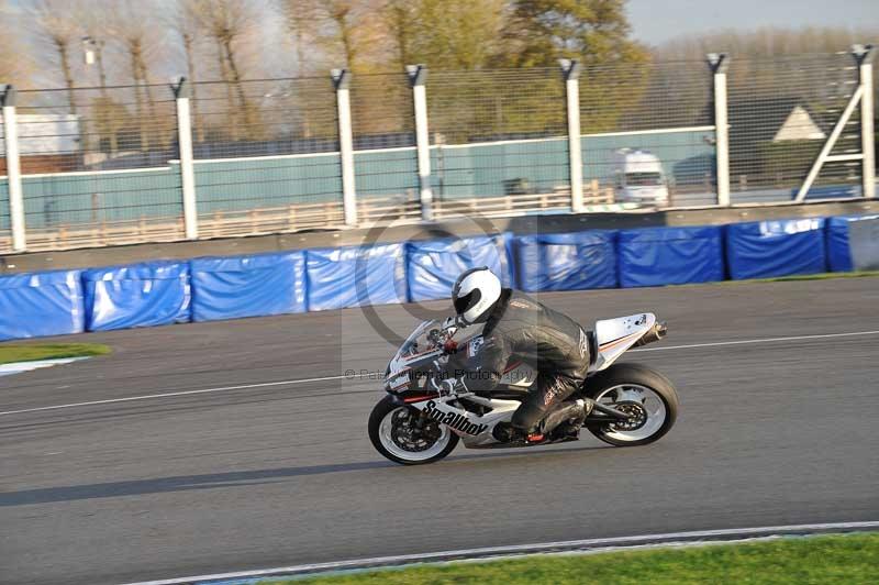 Motorcycle action photographs;donington;donington park leicestershire;donington photographs;event digital images;eventdigitalimages;no limits trackday;peter wileman photography;trackday;trackday digital images;trackday photos