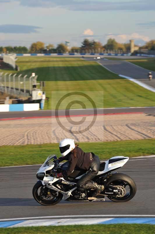 Motorcycle action photographs;donington;donington park leicestershire;donington photographs;event digital images;eventdigitalimages;no limits trackday;peter wileman photography;trackday;trackday digital images;trackday photos