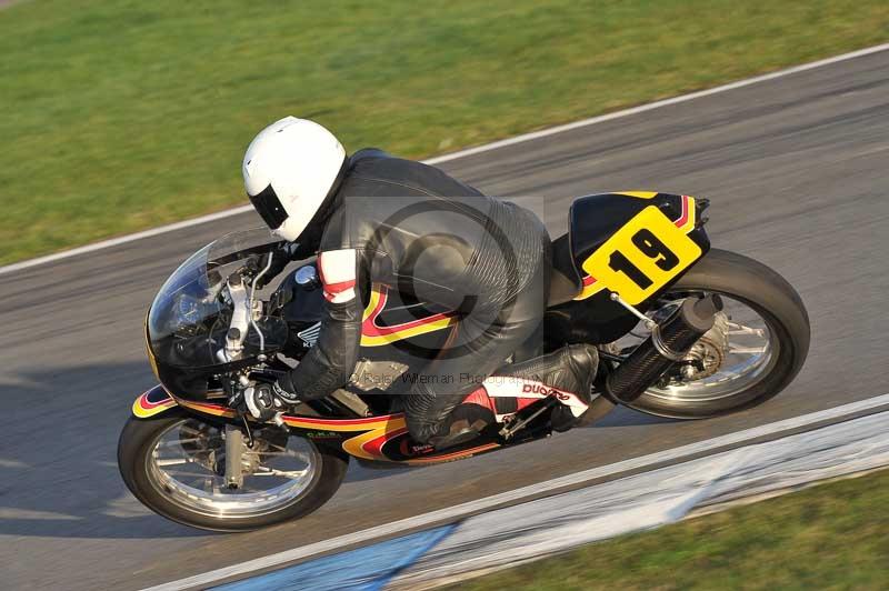 Motorcycle action photographs;donington;donington park leicestershire;donington photographs;event digital images;eventdigitalimages;no limits trackday;peter wileman photography;trackday;trackday digital images;trackday photos