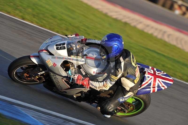 Motorcycle action photographs;donington;donington park leicestershire;donington photographs;event digital images;eventdigitalimages;no limits trackday;peter wileman photography;trackday;trackday digital images;trackday photos