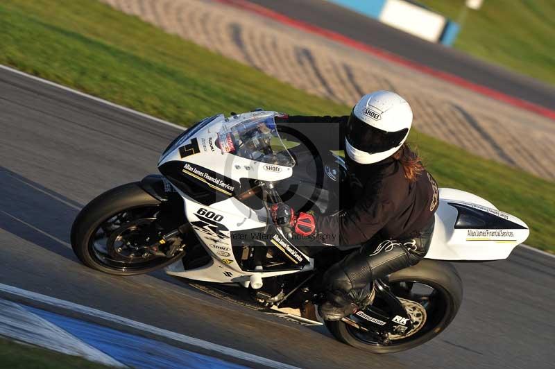 Motorcycle action photographs;donington;donington park leicestershire;donington photographs;event digital images;eventdigitalimages;no limits trackday;peter wileman photography;trackday;trackday digital images;trackday photos