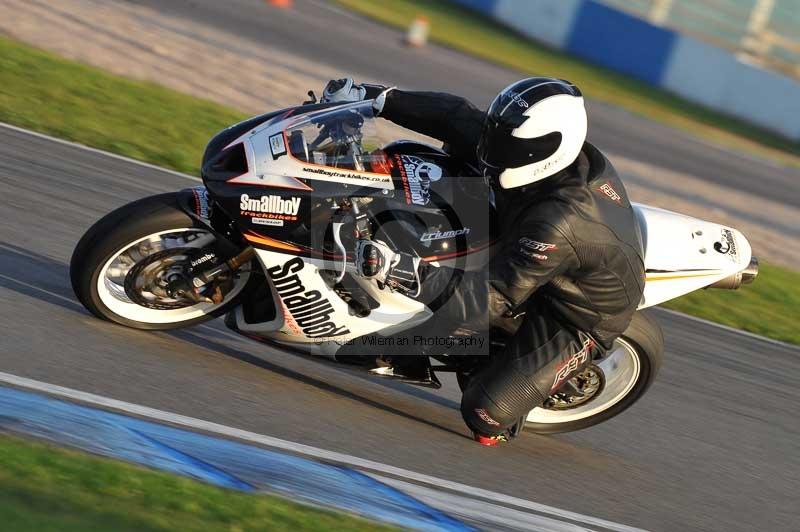 Motorcycle action photographs;donington;donington park leicestershire;donington photographs;event digital images;eventdigitalimages;no limits trackday;peter wileman photography;trackday;trackday digital images;trackday photos