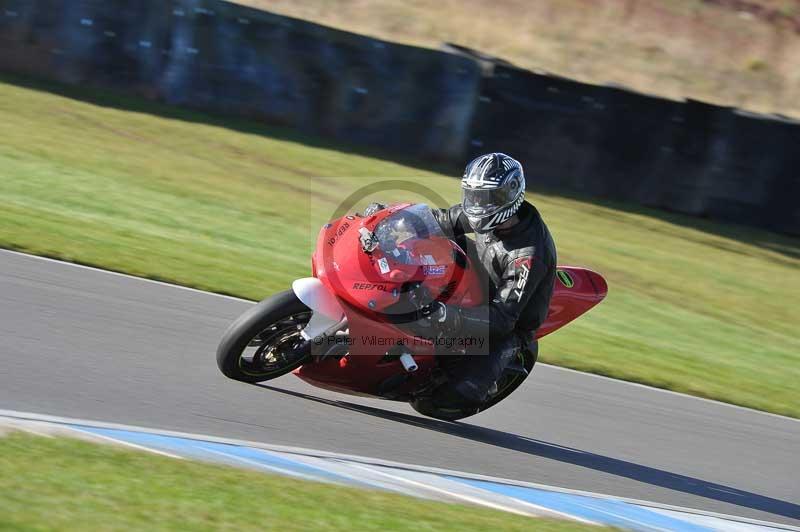 Motorcycle action photographs;donington;donington park leicestershire;donington photographs;event digital images;eventdigitalimages;no limits trackday;peter wileman photography;trackday;trackday digital images;trackday photos