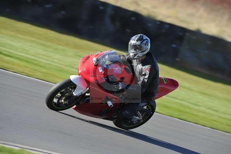 Motorcycle action photographs;donington;donington park leicestershire;donington photographs;event digital images;eventdigitalimages;no limits trackday;peter wileman photography;trackday;trackday digital images;trackday photos