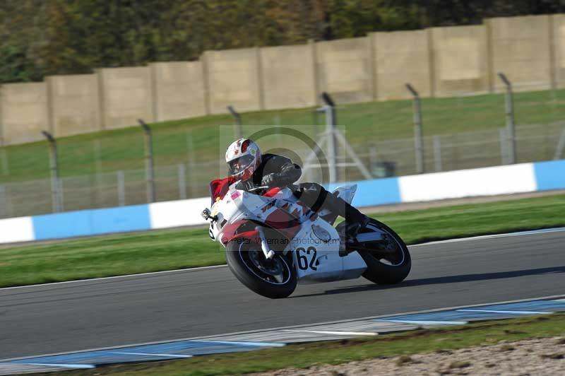 Motorcycle action photographs;donington;donington park leicestershire;donington photographs;event digital images;eventdigitalimages;no limits trackday;peter wileman photography;trackday;trackday digital images;trackday photos