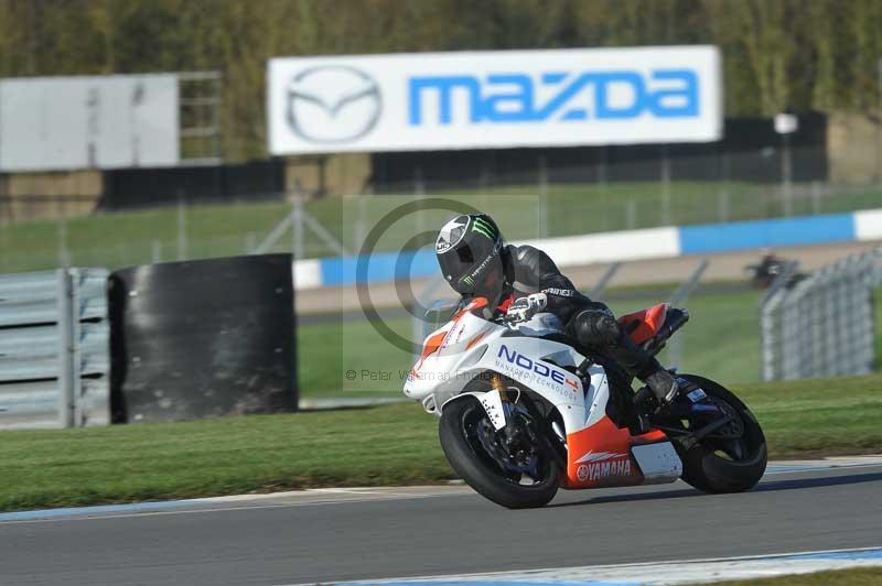 Motorcycle action photographs;donington;donington park leicestershire;donington photographs;event digital images;eventdigitalimages;no limits trackday;peter wileman photography;trackday;trackday digital images;trackday photos