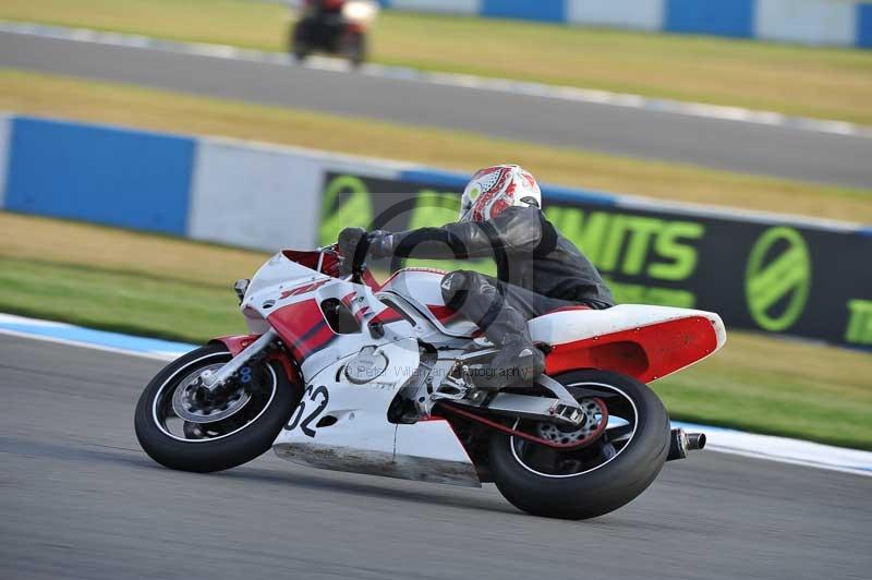 Motorcycle action photographs;donington;donington park leicestershire;donington photographs;event digital images;eventdigitalimages;no limits trackday;peter wileman photography;trackday;trackday digital images;trackday photos