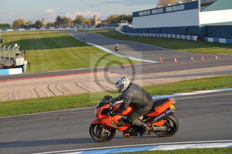 Motorcycle action photographs;donington;donington park leicestershire;donington photographs;event digital images;eventdigitalimages;no limits trackday;peter wileman photography;trackday;trackday digital images;trackday photos