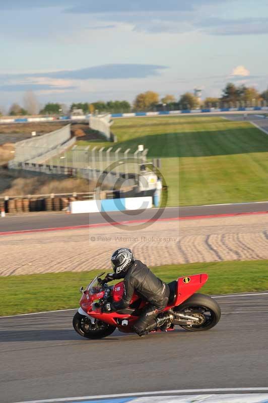 Motorcycle action photographs;donington;donington park leicestershire;donington photographs;event digital images;eventdigitalimages;no limits trackday;peter wileman photography;trackday;trackday digital images;trackday photos