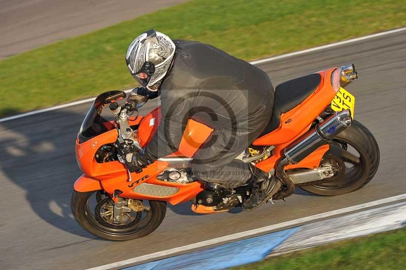 Motorcycle action photographs;donington;donington park leicestershire;donington photographs;event digital images;eventdigitalimages;no limits trackday;peter wileman photography;trackday;trackday digital images;trackday photos